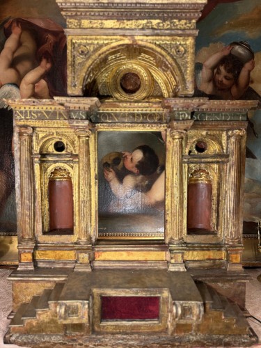 Elément d'autel architecturé en bois sculpté et doré feuilles d’or - Art sacré, objets religieux Style 