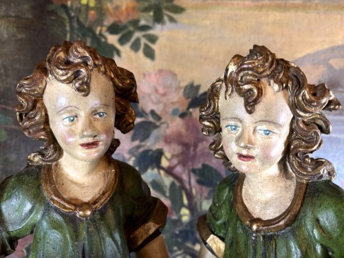 Pair Of Ceroferous Cherubs In The Colors Of Hope - 18th Century - Religious Antiques Style 
