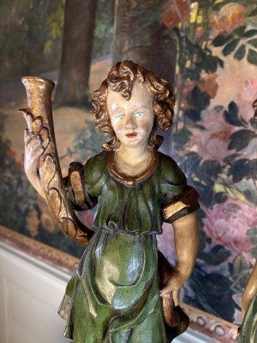 Pair Of Ceroferous Cherubs In The Colors Of Hope - 18th Century - 