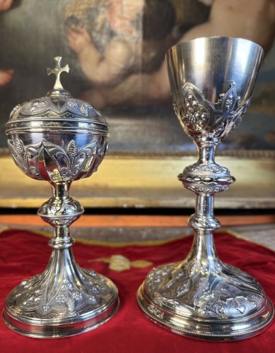 Chapelle comprenant calice et ciboire en vermeil, fin XIXe - Art sacré, objets religieux Style 