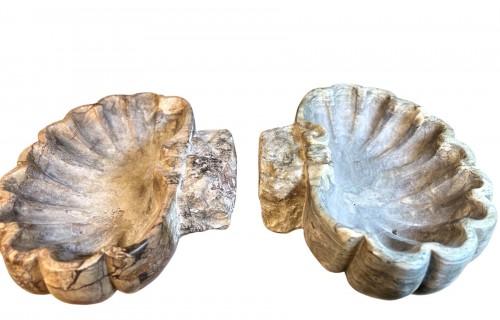 Paire de bénitiers de chapelle, XVIIIe siècle