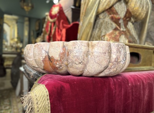 Pair Of Chapel Holy Water Fonts, 18th Century  - Architectural & Garden Style 