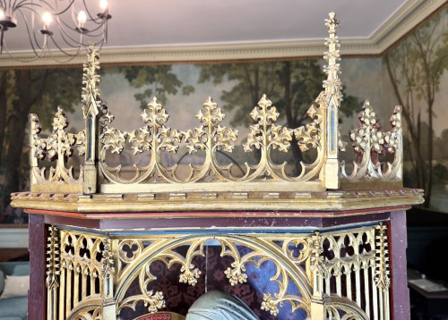 XIXe siècle - Imposante Pieta en bois dans un retable - circa 1890