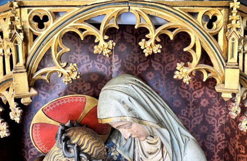 Imposante Pieta en bois dans un retable - circa 1890 - 