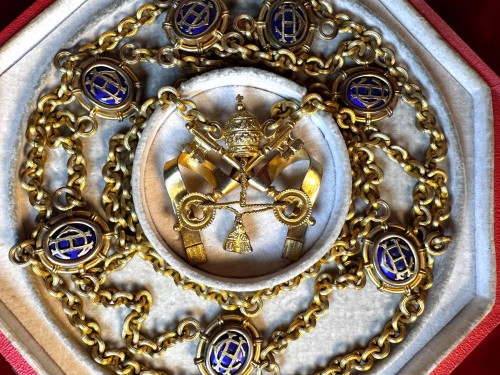 Religious Antiques  - Secret Chamberlain's Collar Bearing The Coat Of Arms Of Pius XI—20th Century