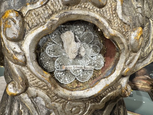 Paire de bustes reliquaires des Saints Jean Baptiste et François, Italie début XVIIIe siècle - Art sacré, objets religieux Style 