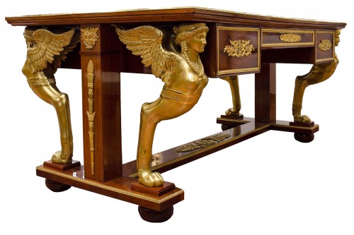 Grand bureau plat aux sphinges en bronze doré, vers vers 1900 dans le goût de Jacob Desmalter