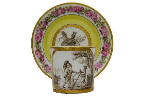 Grand gobelet litron et soucoupe jaunes, Sèvres (Epoque Revolutionnaire)