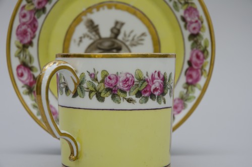 Grand gobelet litron et soucoupe jaunes, Sèvres (Epoque Revolutionnaire) - L'Egide Antiques