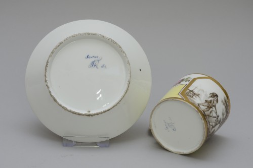 18th century - Large yellow litron cup, Sèvres and saucer, Sèvres (Revolutionary period)