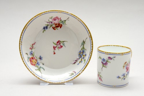 “flowers sprays and blue lines” Sèvres cup and saucer FF for the year 1783 - 