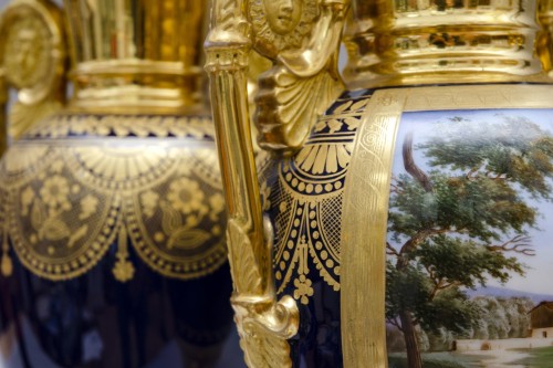 XIXe siècle - Grande paire de vases ovoïdes, paysages et fond bleu roi, Schoelcher à Paris