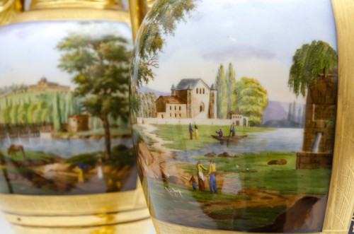 Grande paire de vases ovoïdes, paysages et fond bleu roi, Schoelcher à Paris - Restauration - Charles X