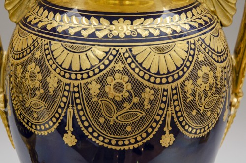 Antiquités - Grande paire de vases ovoïdes, paysages et fond bleu roi, Schoelcher à Paris