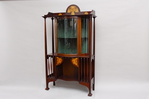 Art nouveau - Arts and Crafts display cabinet, Shapland and Petter, England