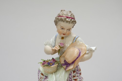 Paire de ravissants enfants jardiniers, porcelaine de Meissen 19e siècle - Céramiques, Porcelaines Style Restauration - Charles X