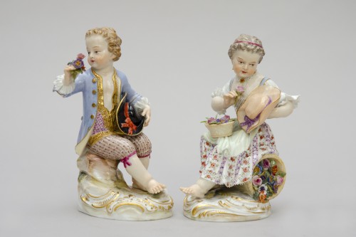 Restauration - Charles X - Paire de ravissants enfants jardiniers, porcelaine de Meissen 19e siècle