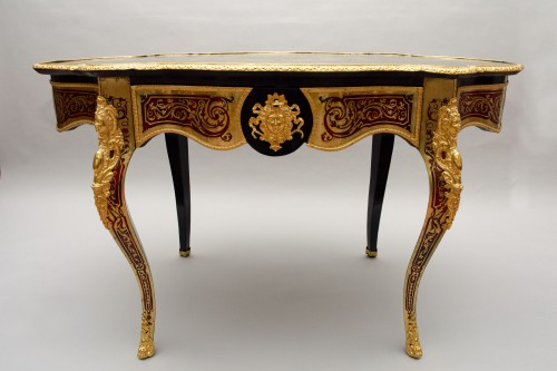 Mobilier Table & Guéridon - Table de milieu chantournée en marqueterie Boulle