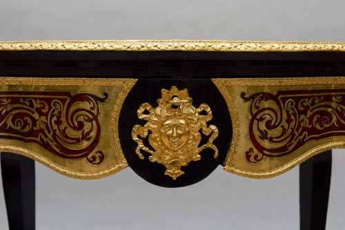 XIXe siècle - Table de milieu chantournée en marqueterie Boulle