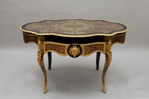 Napoléon III - Table de milieu chantournée en marqueterie Boulle