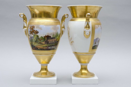 Pair of “Satyre handles” vases with animated landscapes, Brussels porcelain - 