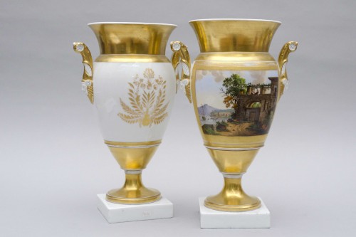 Pair of “Satyre handles” vases with animated landscapes, Brussels porcelain - Restauration - Charles X