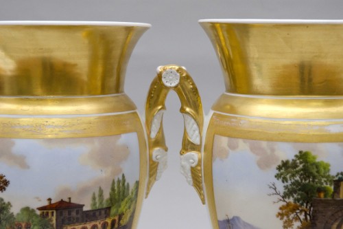 Restauration - Charles X - Pair of “Satyre handles” vases with animated landscapes, Brussels porcelain