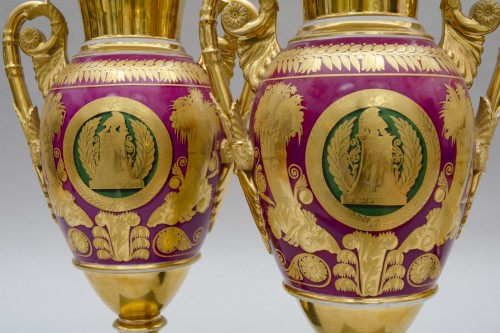 Pair of eggshaped vases &quot;duck hunt&quot;, attributed to Feuillet in Paris - Restauration - Charles X