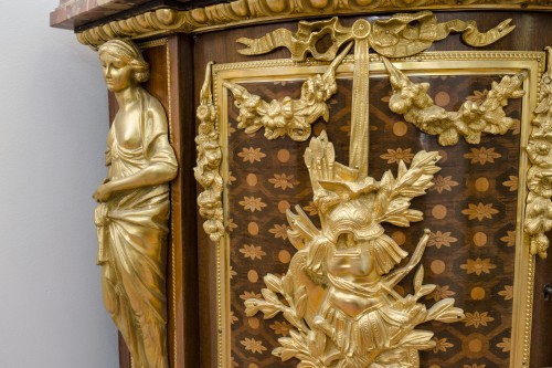Exceptional Late 19th century Louis XVI’s “warriors” chest, after Riesener - Furniture Style Napoléon III