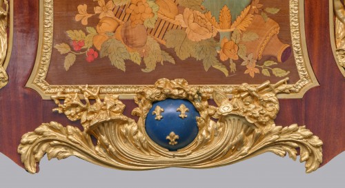 Exceptional Late 19th century Louis XVI’s “warriors” chest, after Riesener - 
