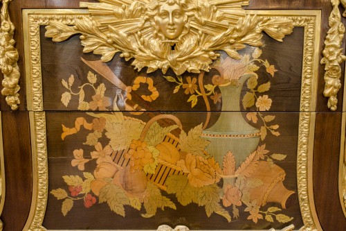 Exceptional Late 19th century Louis XVI’s “warriors” chest, after Riesener - Napoléon III