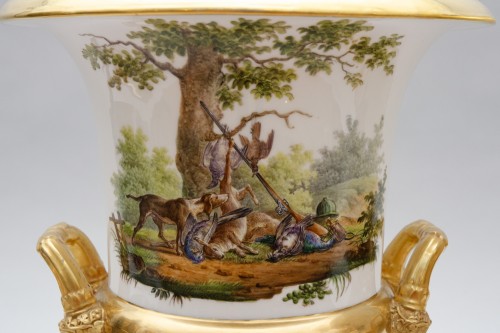 Restauration - Charles X - Grande paire de vases Médicis, tableaux de chasse et felurs, signée Schoelcher Paris