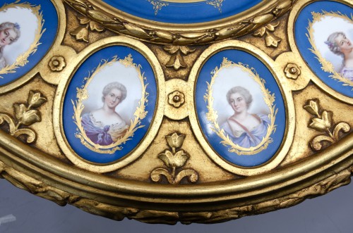 Guéridon « L’Enlèvement d’Europe », porcelaine de Sèvres et bois sculpté Milieu du 19 - 