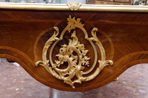 XIXe siècle - Grand bureau plat fin 19e siècle de style Louis XV