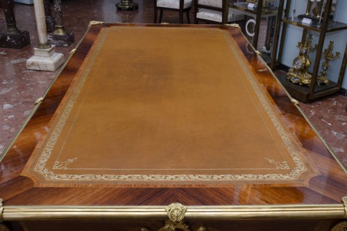 Antiquités - Grand bureau plat fin 19e siècle de style Louis XV