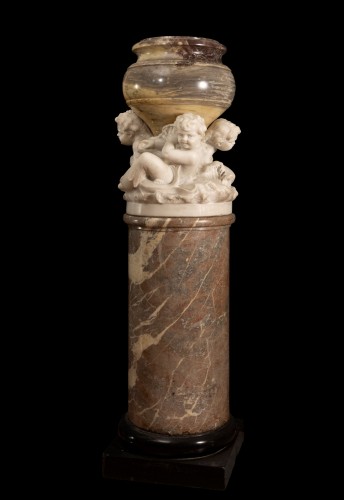 Grande vasque « aux tritons » sur colonne en marbre 19e siècle - Sculpture Style Louis-Philippe