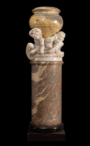 Sculpture Sculpture en Marbre - Grande vasque « aux tritons » sur colonne en marbre 19e siècle