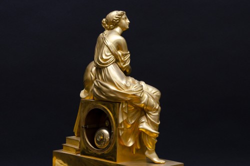 XIXe siècle - "Uranie" pendule en bronze doré, Paris