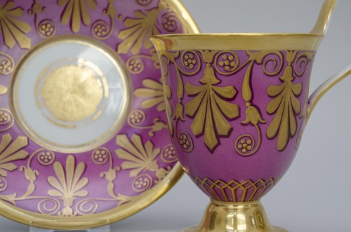 Restauration - Charles X - Grande tasse jasmin et soucoupe fond rose, KPM Berlin (Vers 1830)