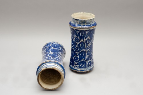 Rare paire de pots « Albarelli », Italie du nord 17e siècle - L'Egide Antiques