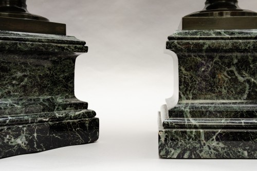 Napoléon III - Pair “Warwick” vases, bronze and marble, 19th century