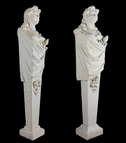 Sculpture Sculpture en Marbre - Paire de bustes monumentals "Bacchantes" en marbre, Italie