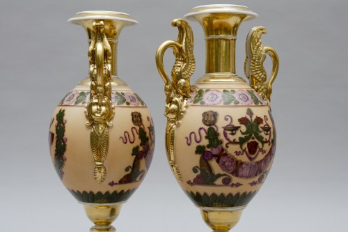Grande paire de vases Empire sur piédouche fond nankin, Paris - Empire