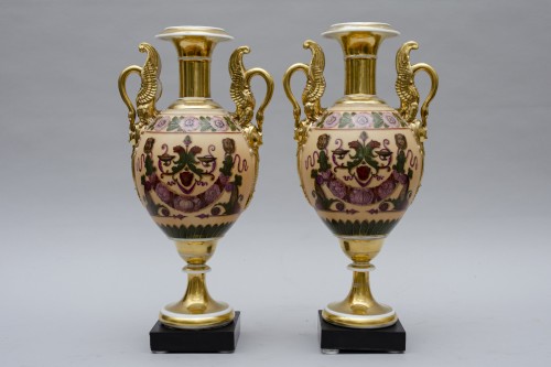 Antiquités - Grande paire de vases Empire sur piédouche fond nankin, Paris