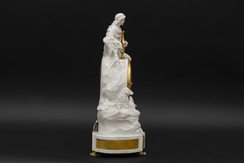 « Orpheé charmant les animaux », pendule en biscuit blanc de Dupas à Paris - L'Egide Antiques