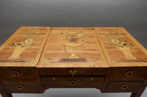 Furniture  - Coiffeuse with flower marquetry, France18th century