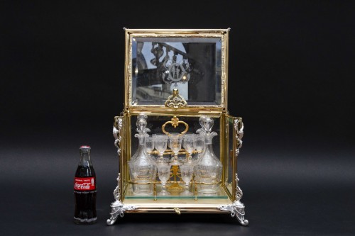 Cave à liqueur en verre et bronze, verrerie en cristal. France - Objet de décoration Style Napoléon III