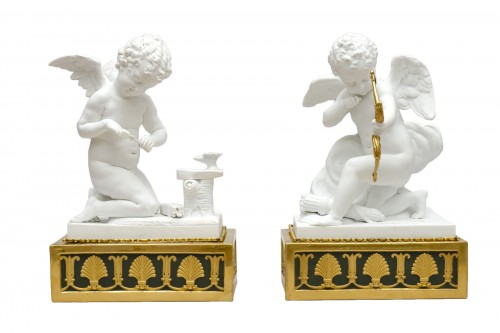 Pair of white bisque angles, Dihl à Paris. French Empire period