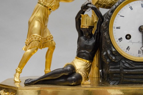 Empire - Pendulum clock in gilt bronze “Atala rescuing Chactas” Empire period