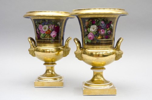 Grande paire de vases Médicis aux fleurs, Schoelcher in Paris - Restauration - Charles X